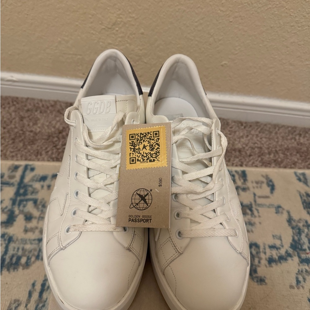 Men Golden Goose Sneakers - Picture 2 of 4